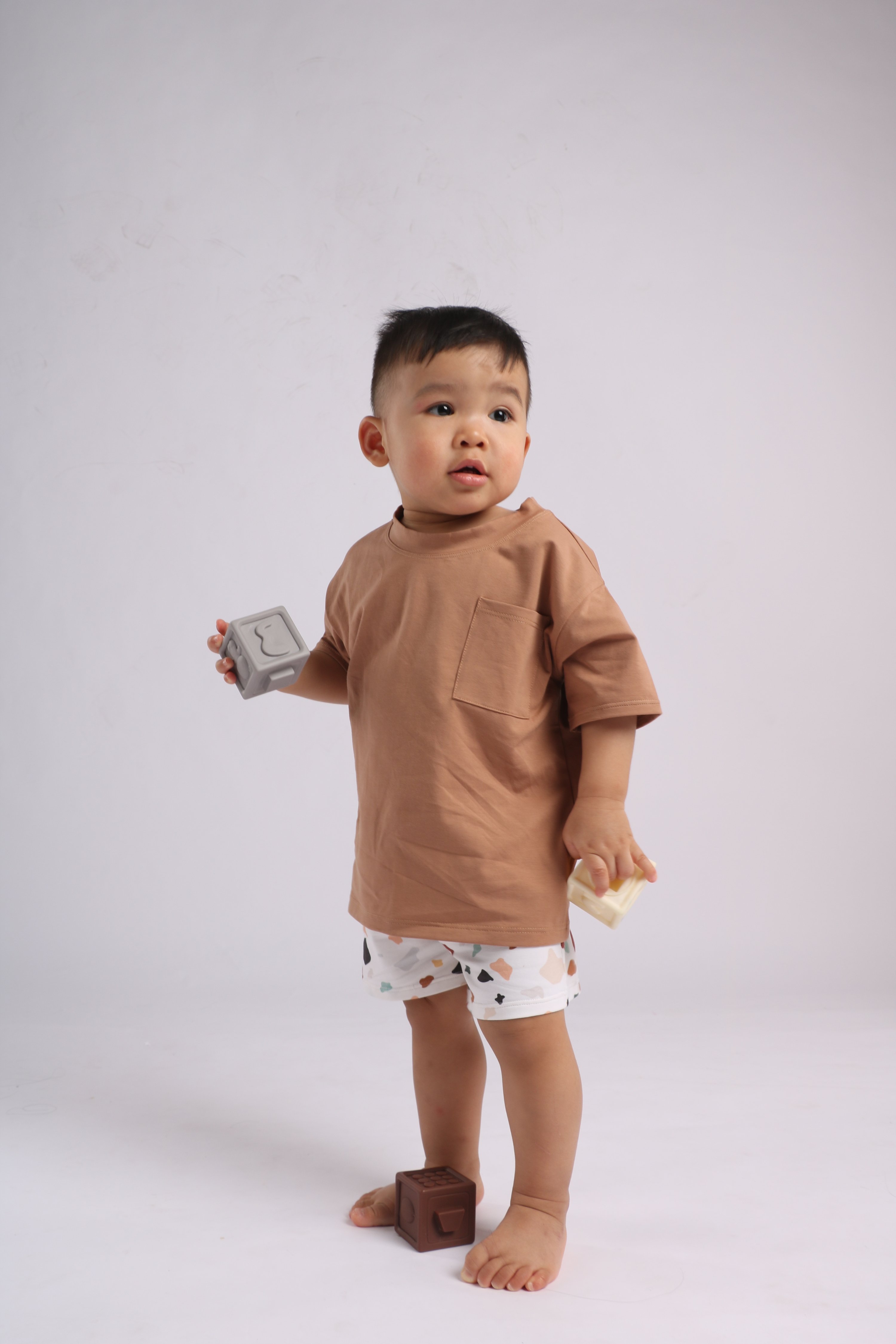 Set đồ ngắn họa tiết đá